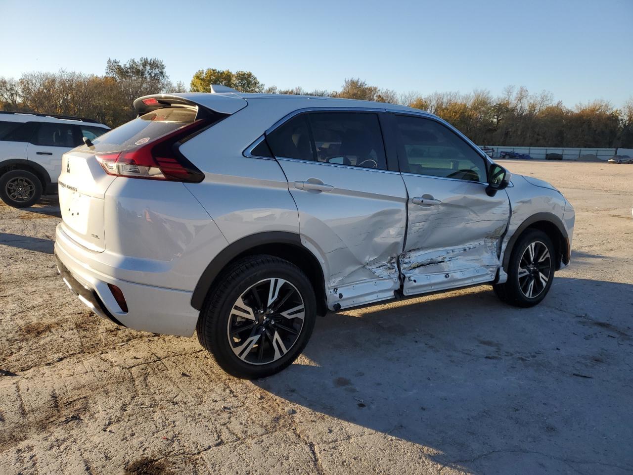 2023 Mitsubishi Eclipse Cross Se - Фото 3