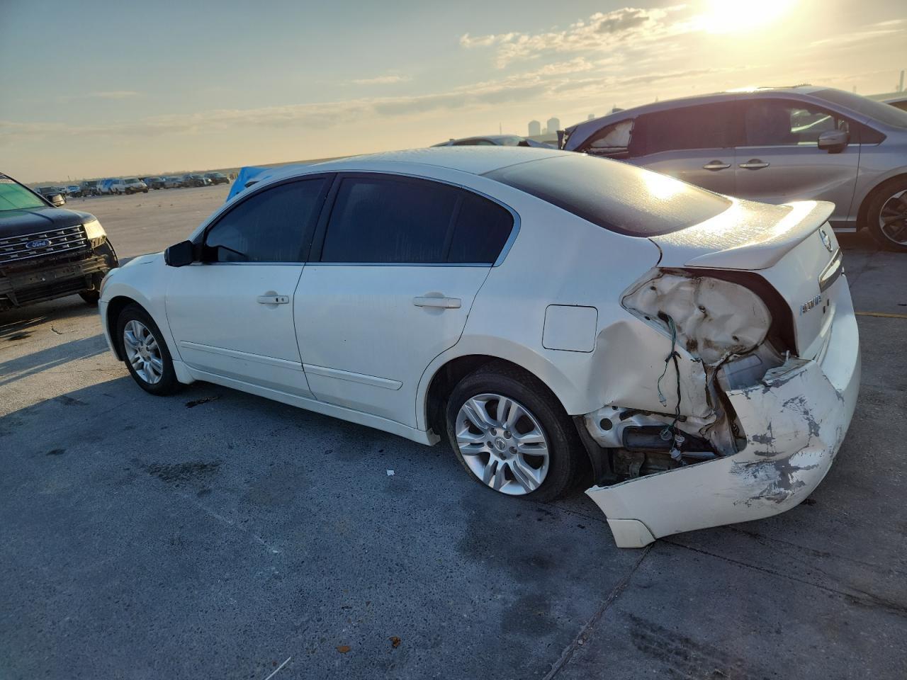 2011 Nissan Altima Base - Image 2