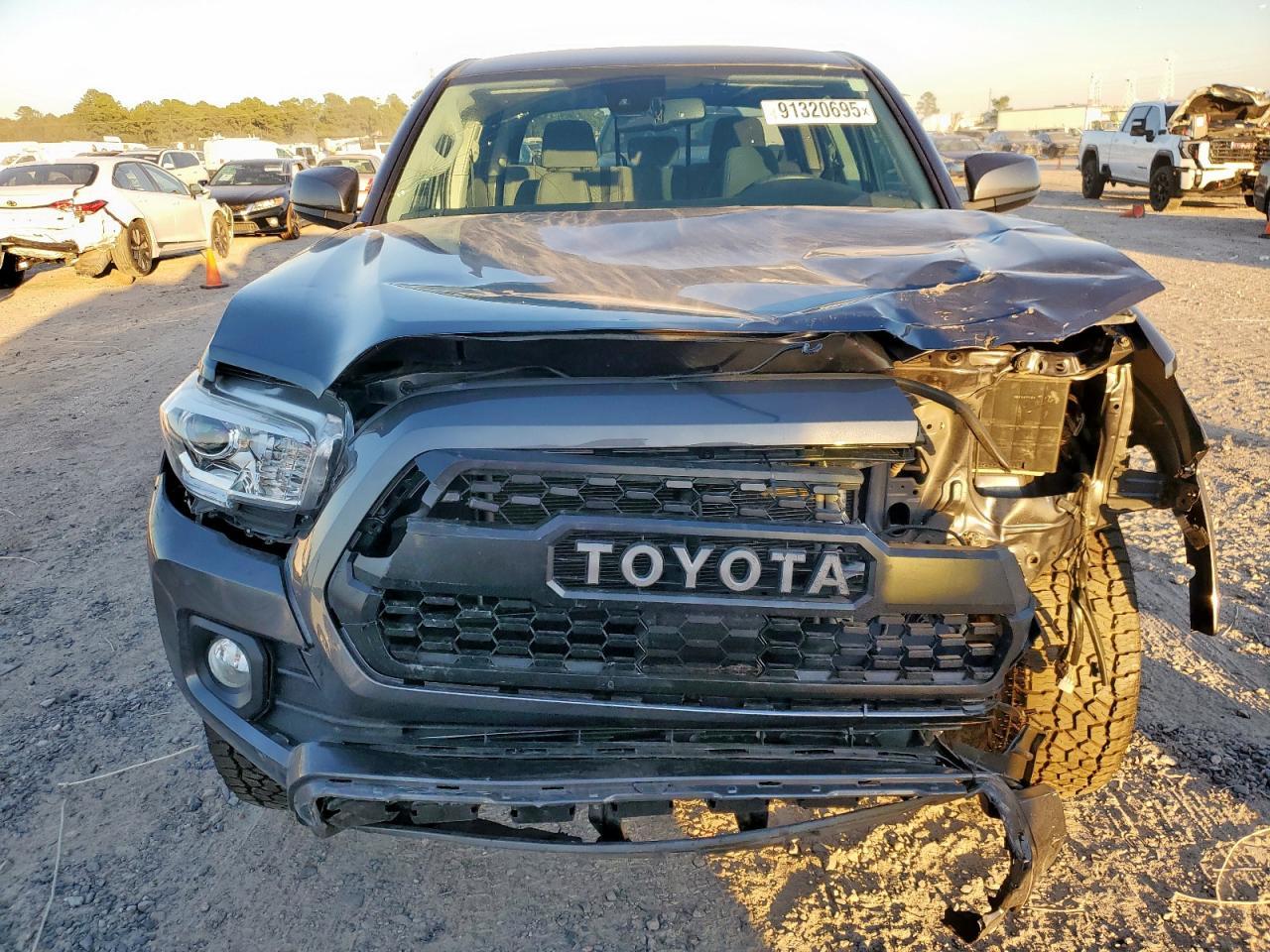 2022 Toyota Tacoma Double Cab - Image 5