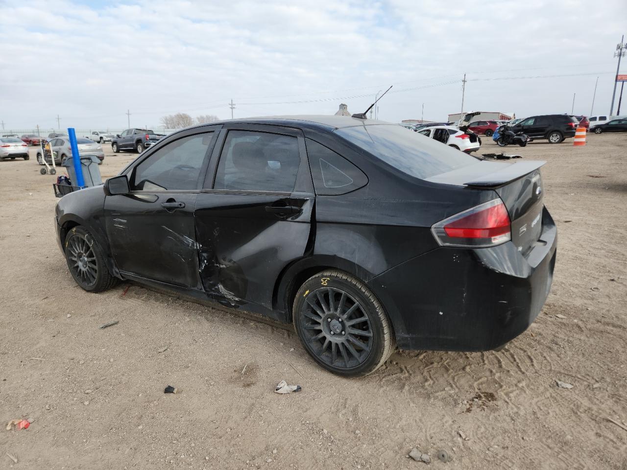 2010 Ford Focus - Фото 2