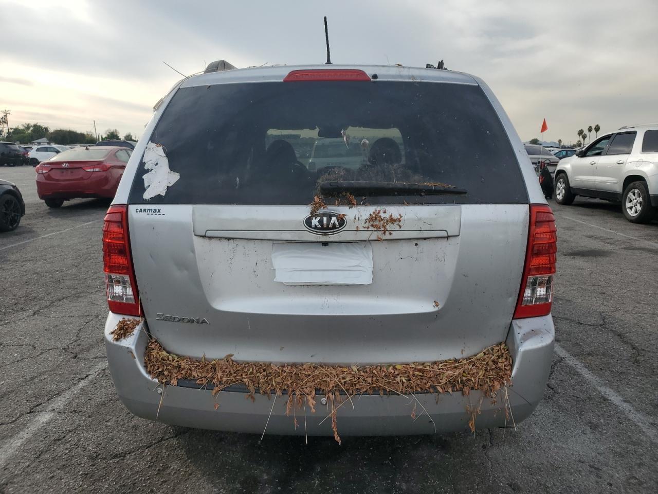 2012 Kia Sedona Lx - Фото 6