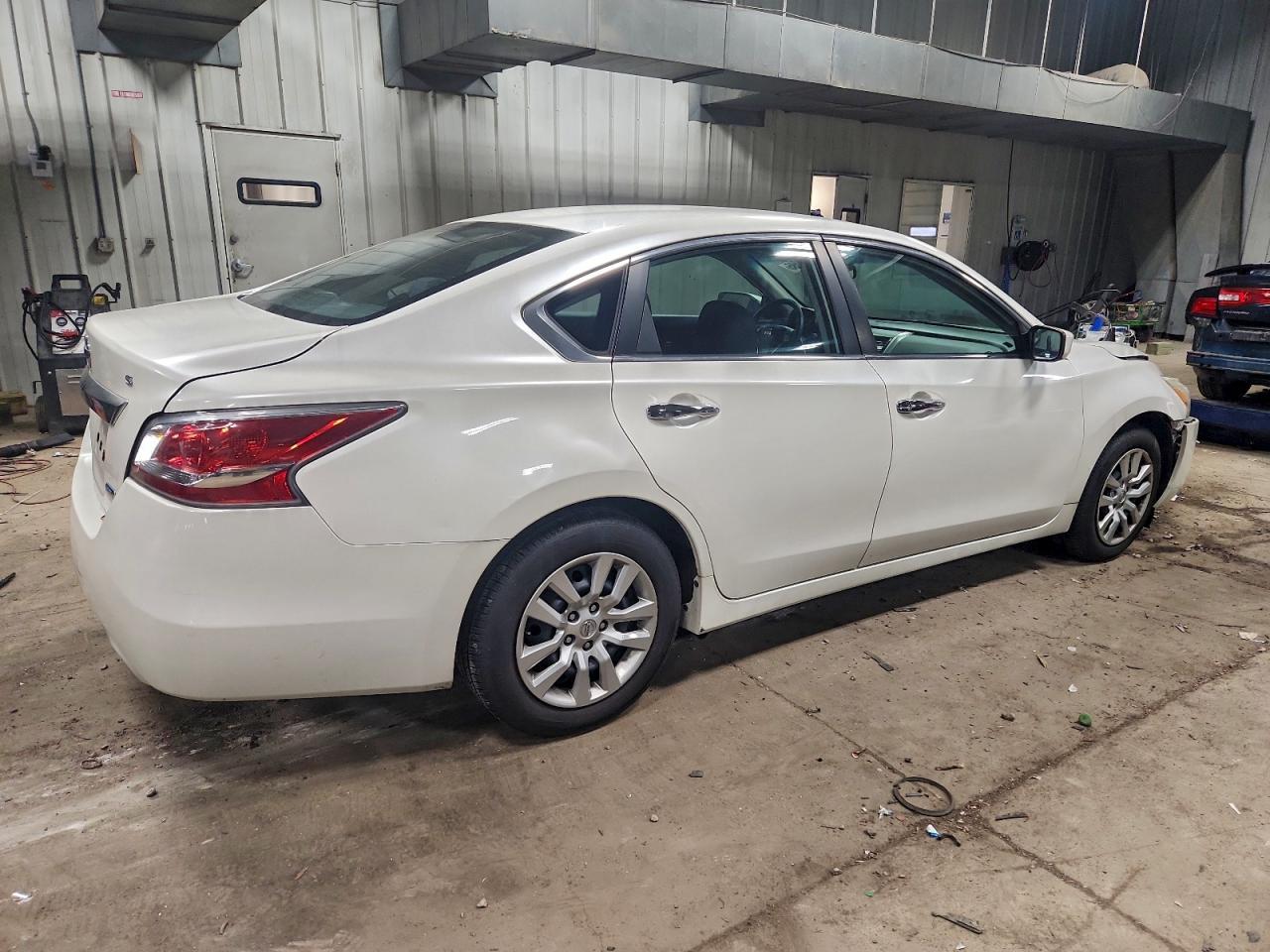 2014 Nissan Altima 2.5 - Image 3