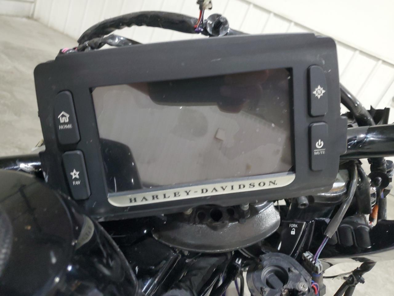 2016 Harley-Davidson Flhxse Cvo Street Glide - Фото 7