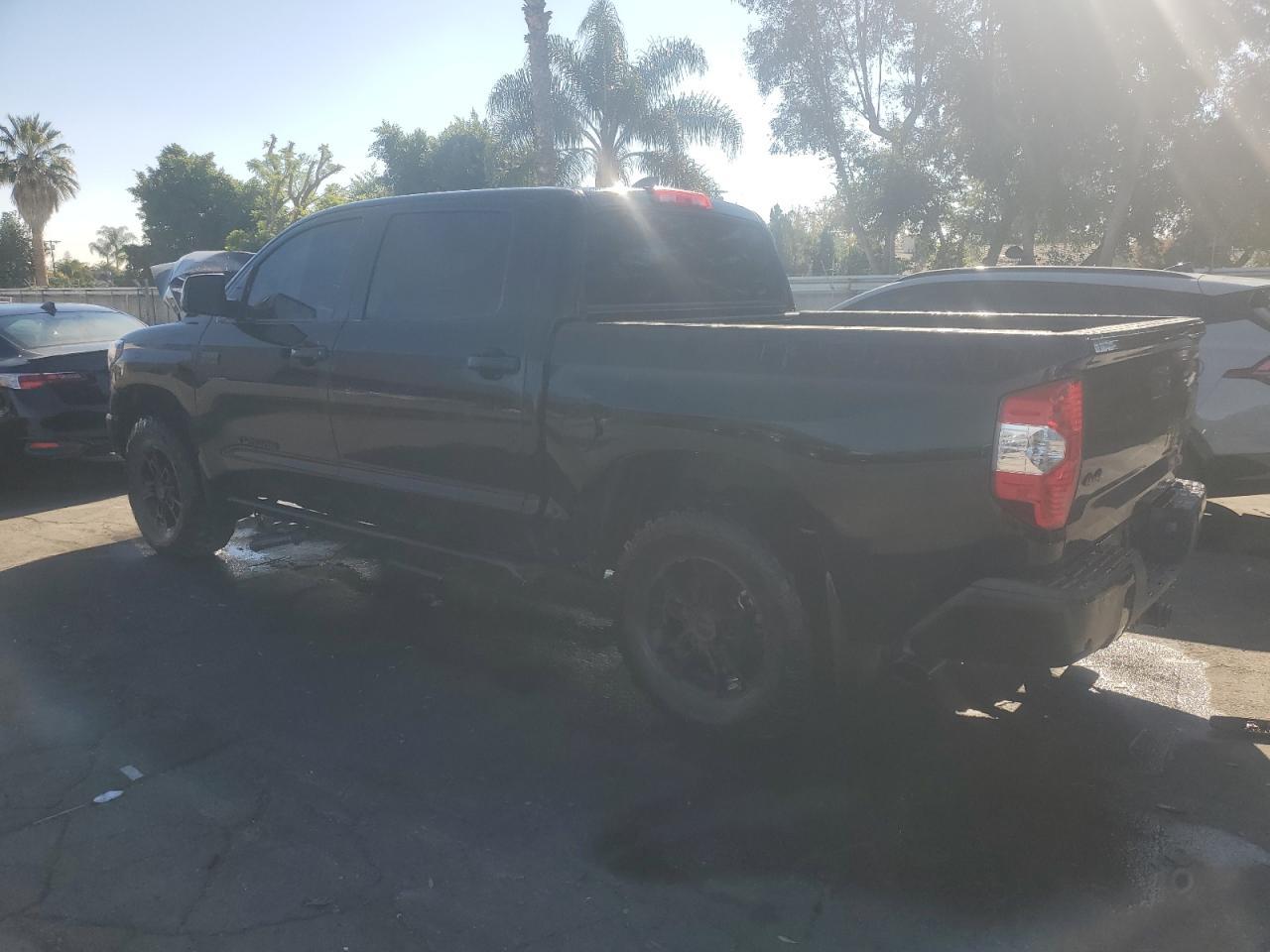 2021 Toyota Tundra Crewmax Sr5 - Фото 2