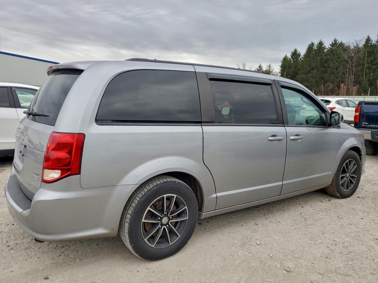 2018 Dodge Grand Caravan Gt - Image 3