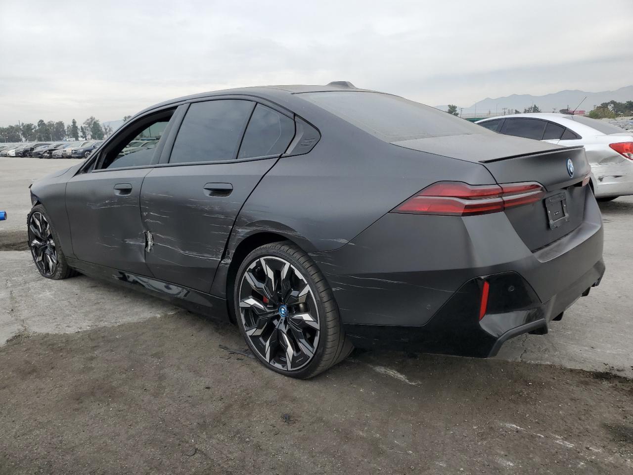 2024 BMW I5 Edrive 40 - Фото 2