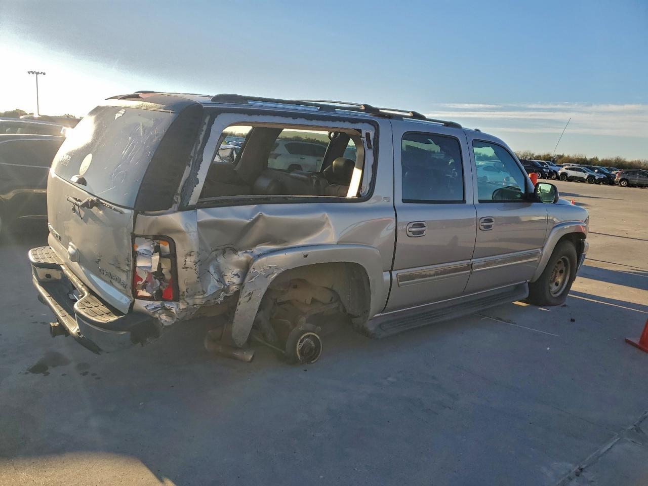 2005 Chevrolet Suburban C1500 - Фото 3