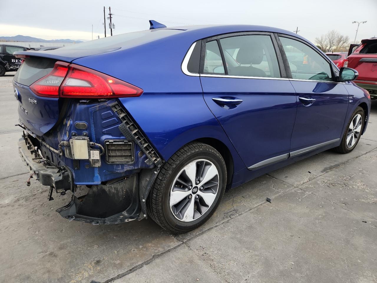 2019 Hyundai Ioniq Limited - Image 3