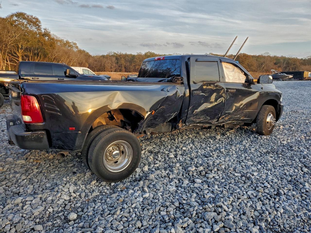 2018 Ram 3500 St - Image 3