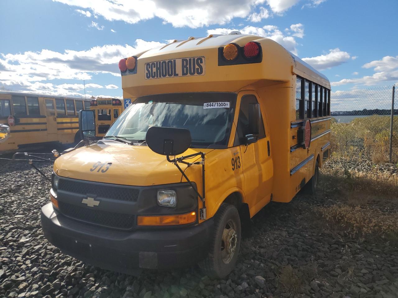 2012 Chevrolet Express G3 - School Bus - Фото 2