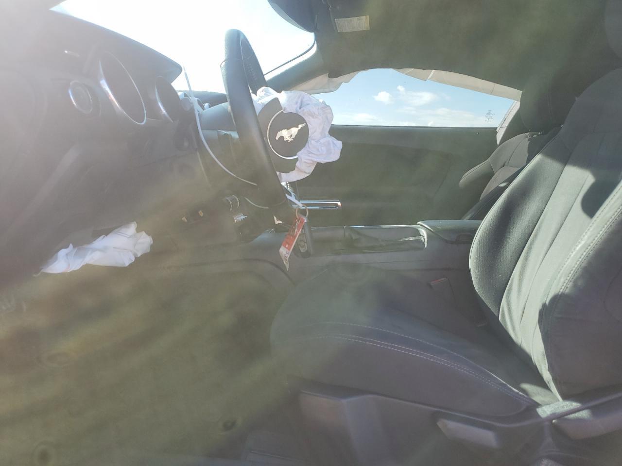 2019 Ford Mustang - Image 7