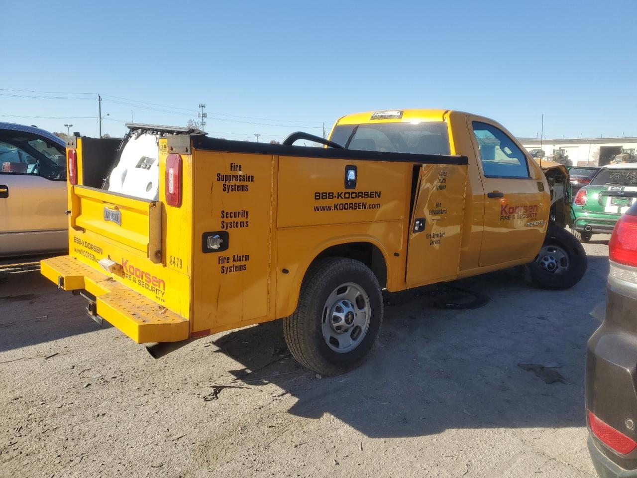 2022 Chevrolet Silverado C2500 Heavy Duty - Фото 3