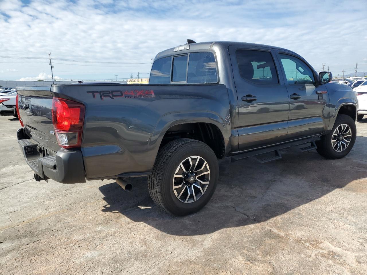 2020 Toyota Tacoma Double Cab - Фото 3