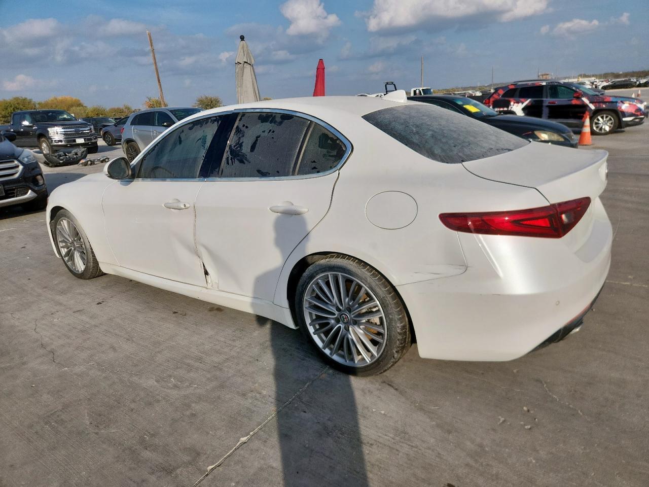 2017 Alfa Romeo Giulia Ti - Фото 2