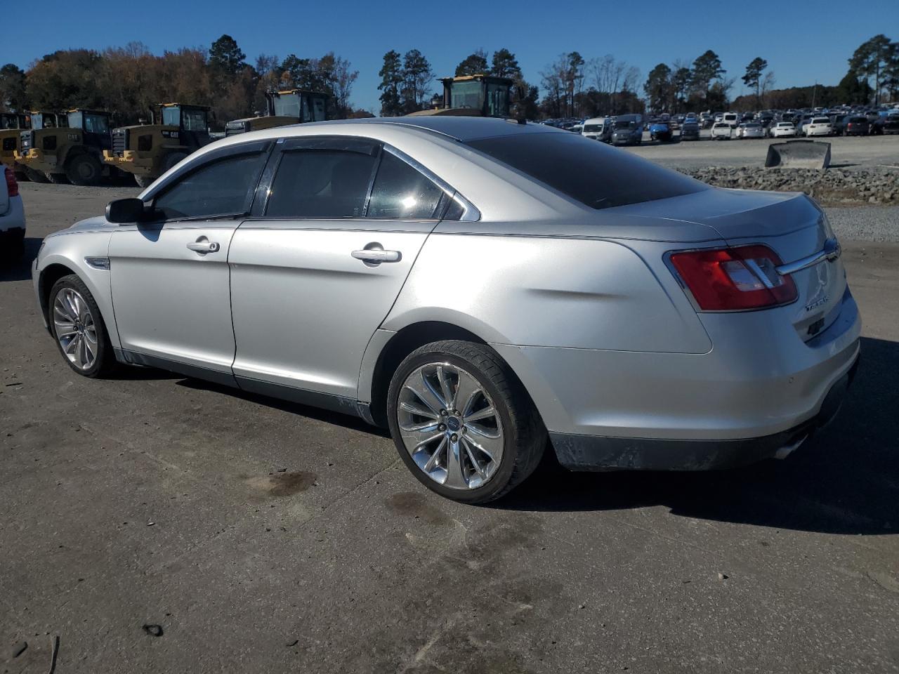 2010 Ford Taurus Limited - Image 2