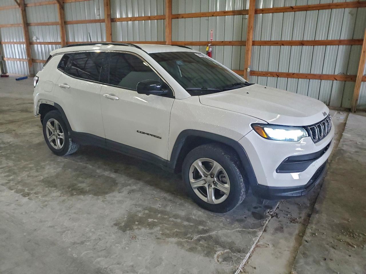 2023 Jeep Compass Latitude - Image 4
