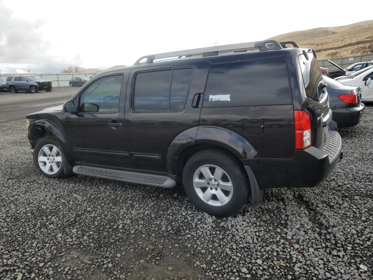 2012 Nissan Pathfinder S - Image 2