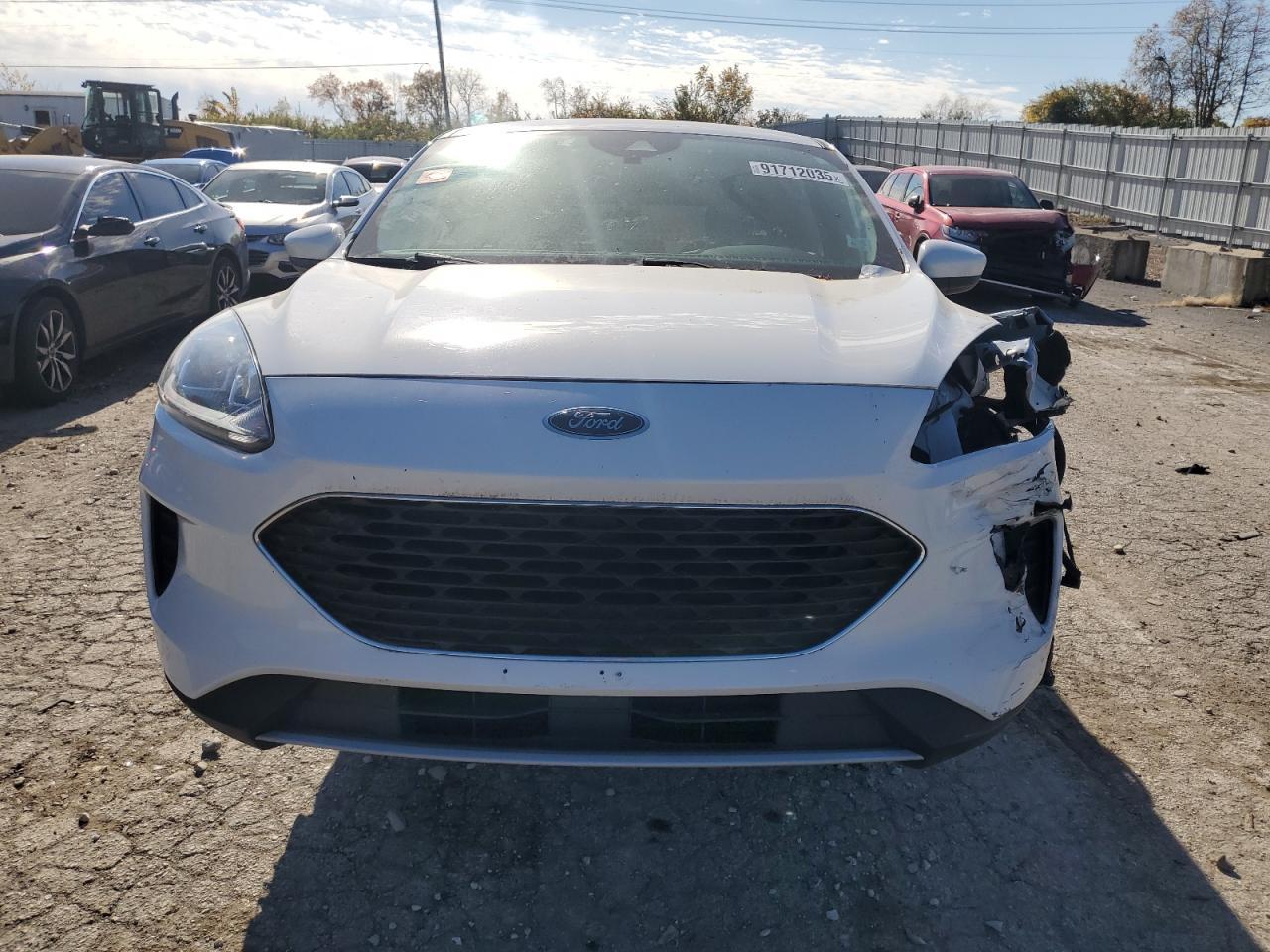 2021 Ford Escape Se - Фото 5