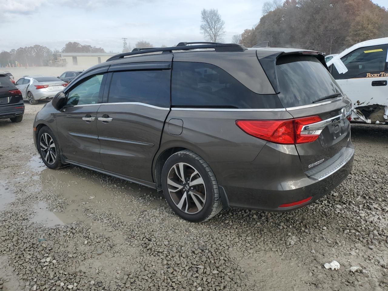 2018 Honda Odyssey Elite - Фото 2