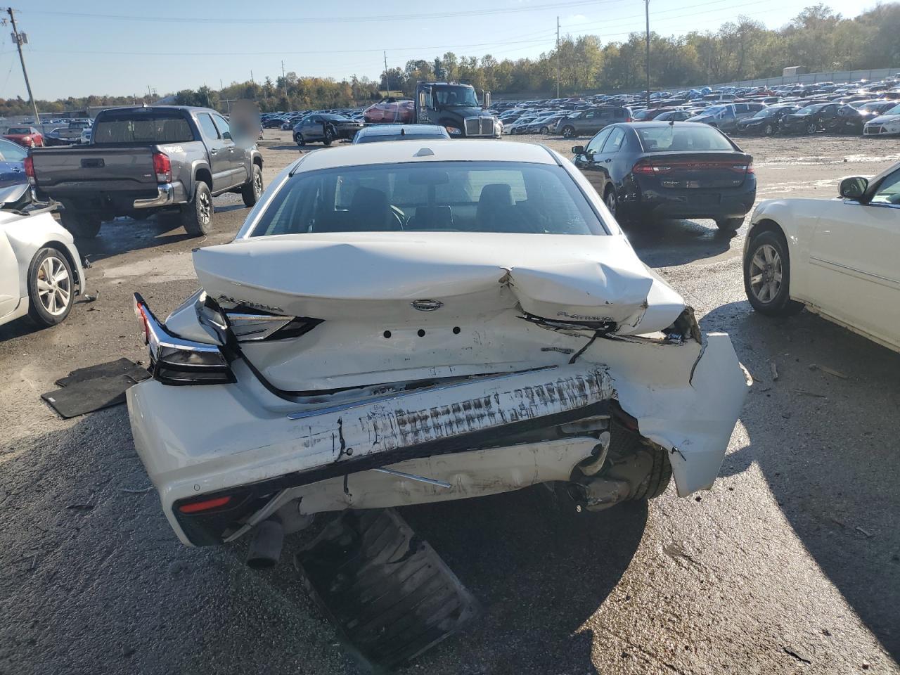 2020 Nissan Altima Platinum - Image 6