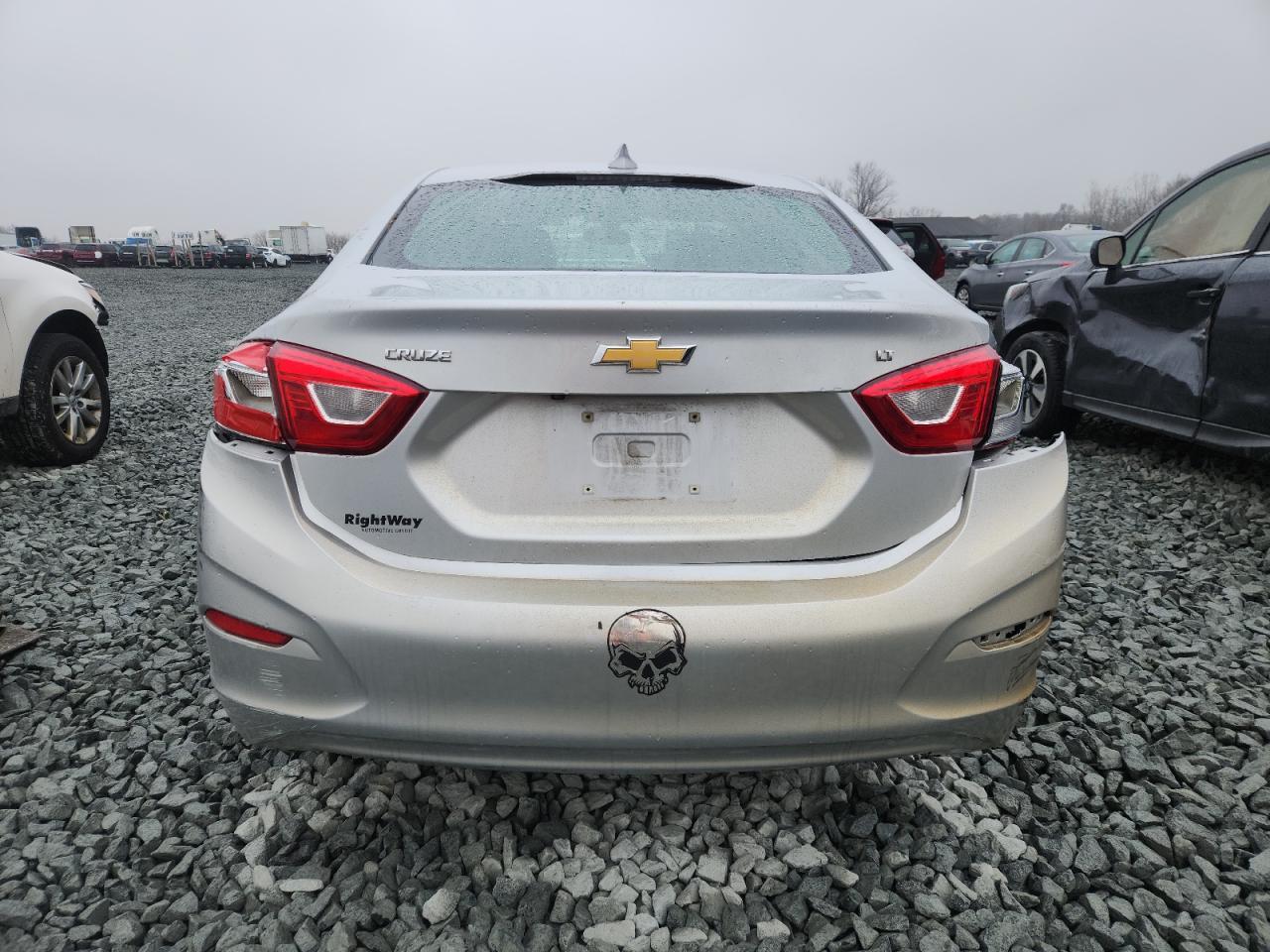 2018 Chevrolet Cruze Lt - Image 6