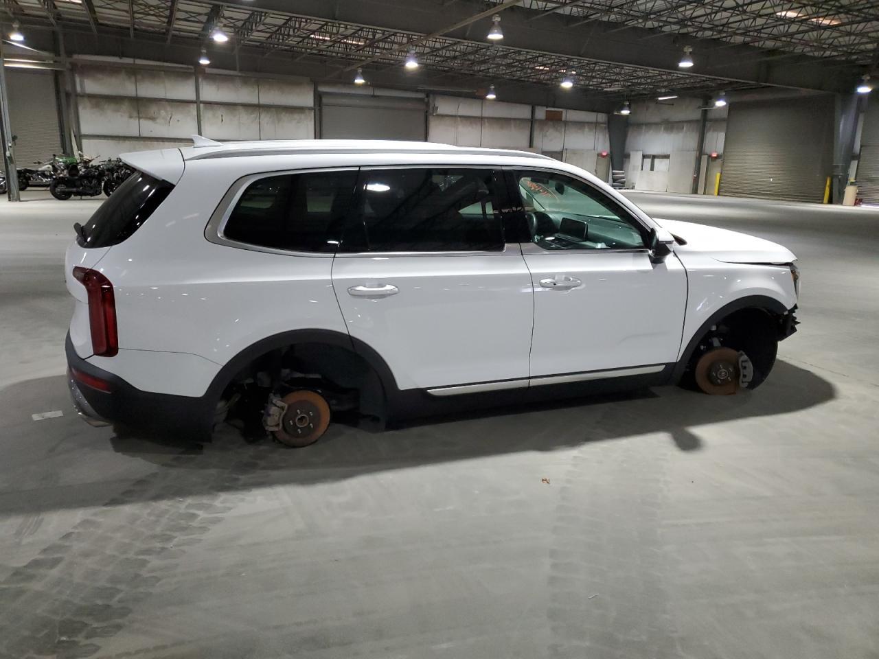 2022 Kia Telluride S - Фото 3