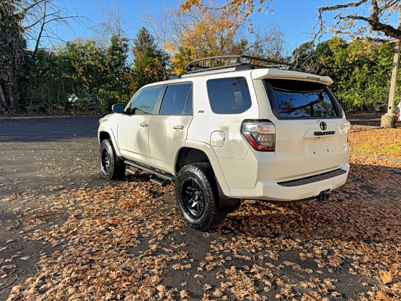 2022 Toyota 4Runner Sr5/Sr5 Premium - Image 3