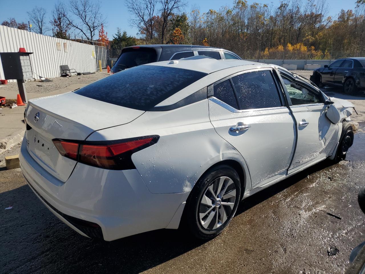 2019 Nissan Altima S - Фото 3
