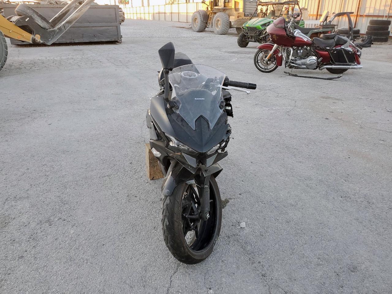 2024 Kawasaki Ex500 H - Фото 2