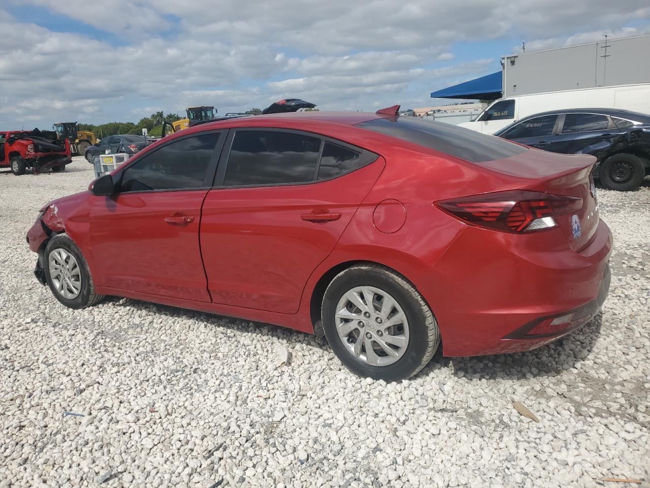 2019 Hyundai Elantra Sel - Фото 2