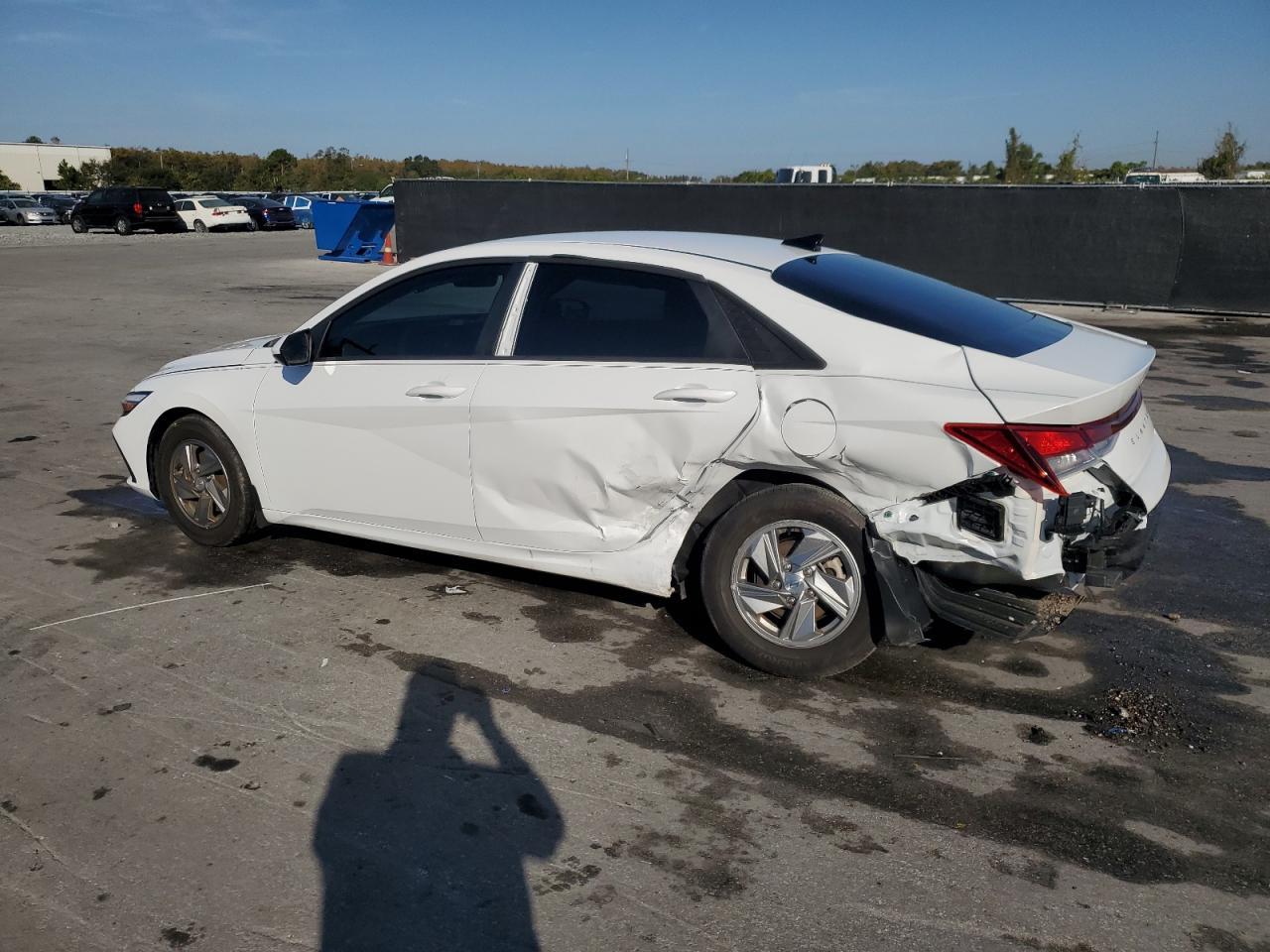 2025 Hyundai Elantra Se - Image 2