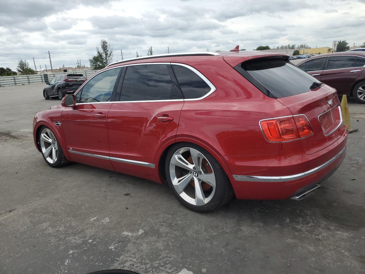 2017 Bentley Bentayga - Image 2