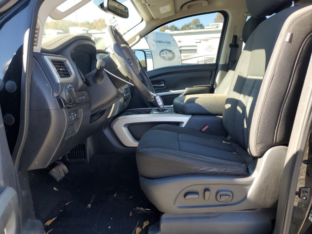 2017 Nissan Titan Xd Sl - Image 7