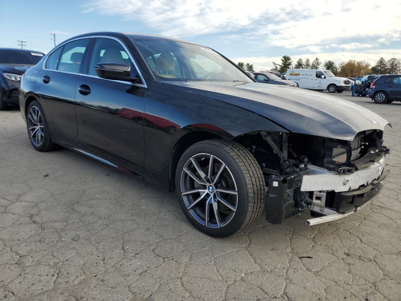 2020 BMW 330Xi - Фото 4