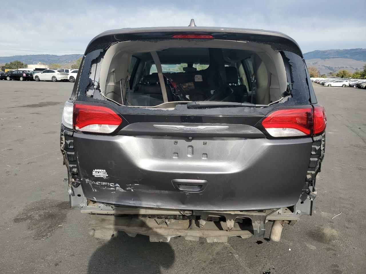 2017 Chrysler Pacifica Touring L - Фото 6