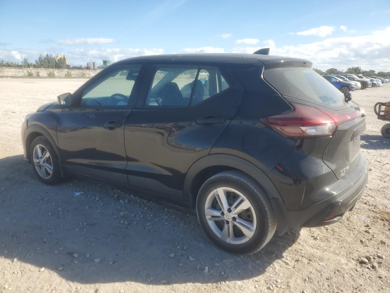 2021 Nissan Kicks S - Фото 2