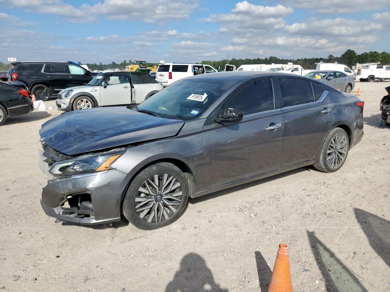 2024 Nissan Altima Sv