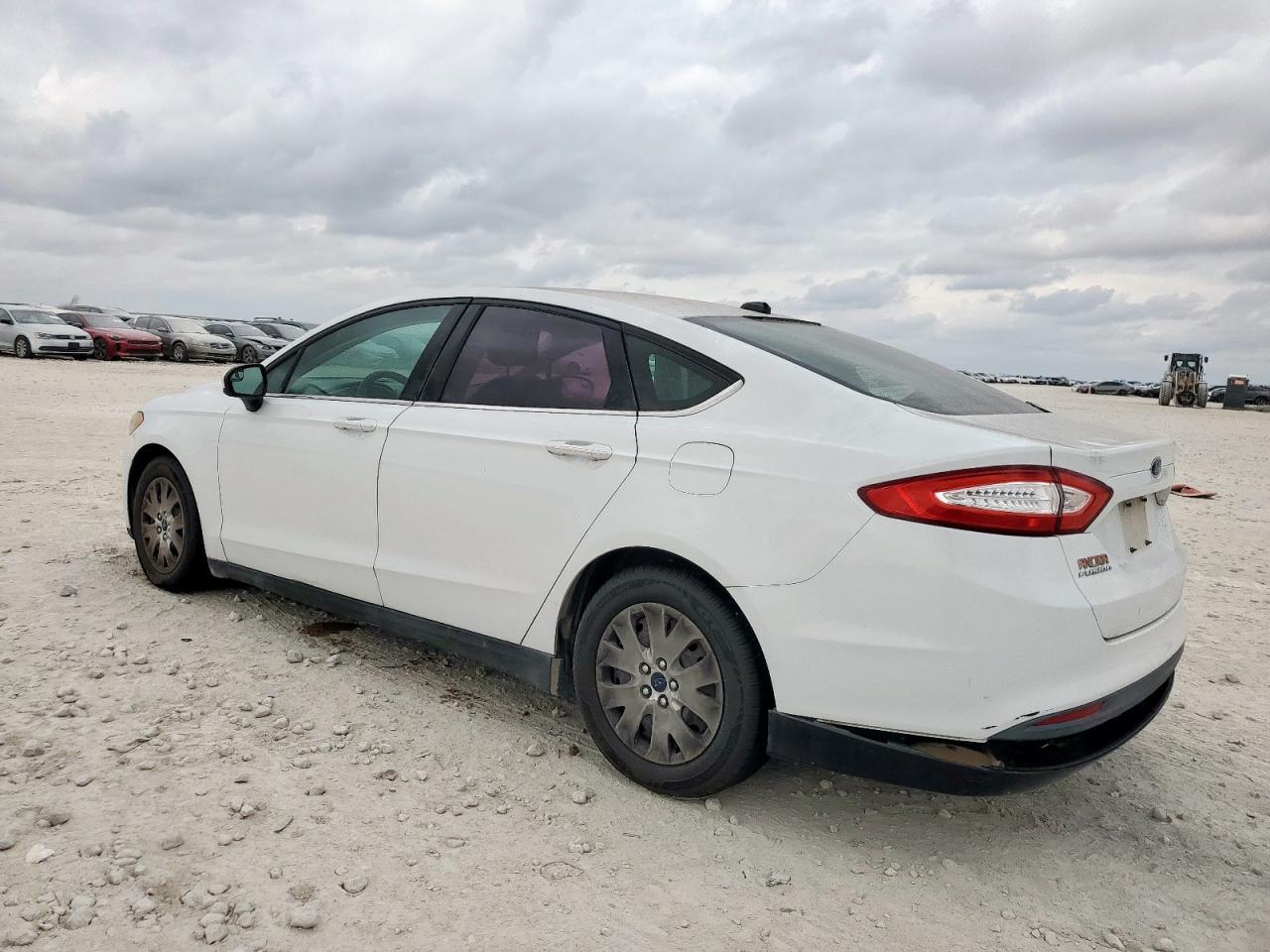 2014 Ford Fusion S - Фото 2