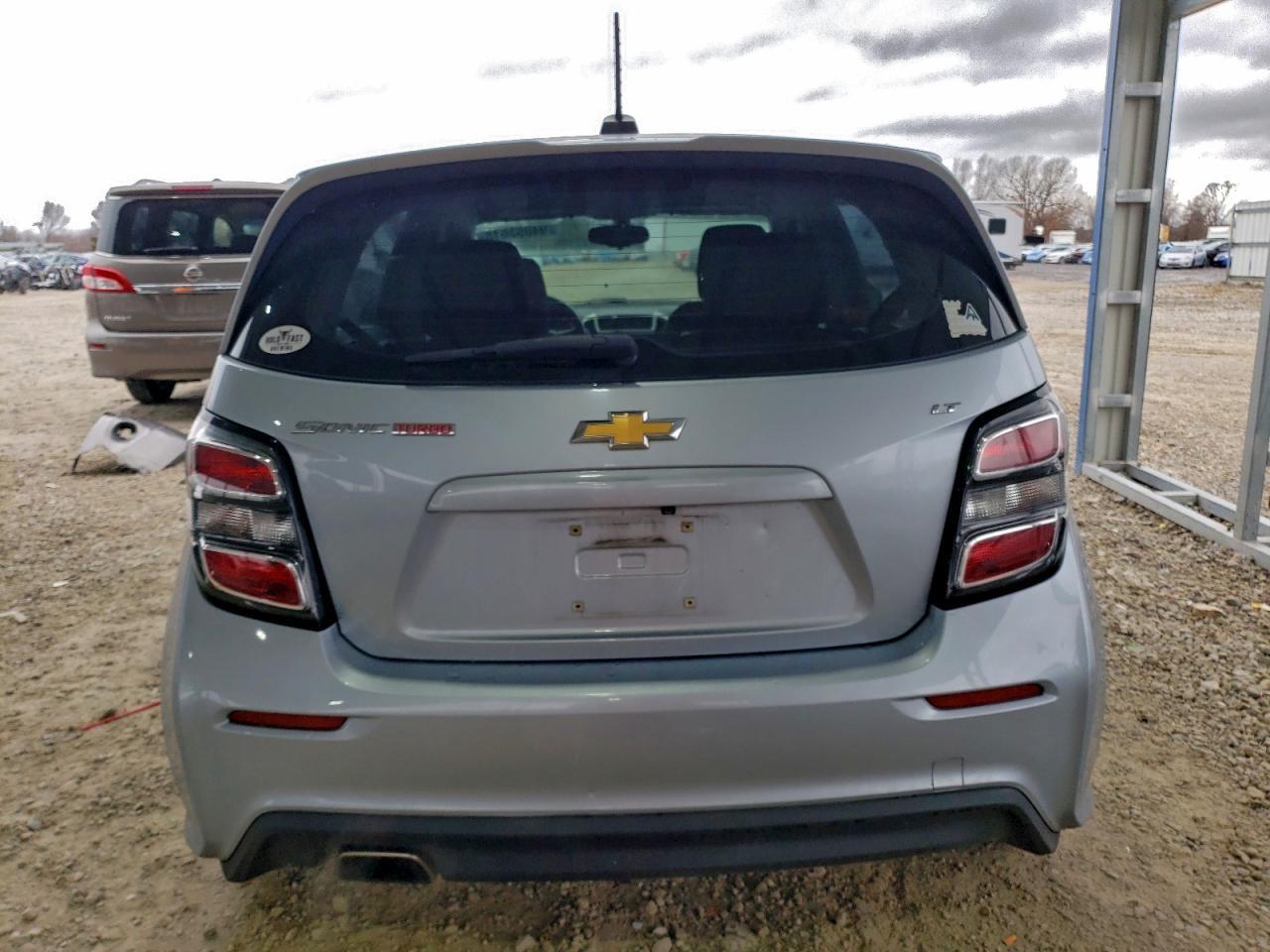2017 Chevrolet Sonic Lt - Image 6