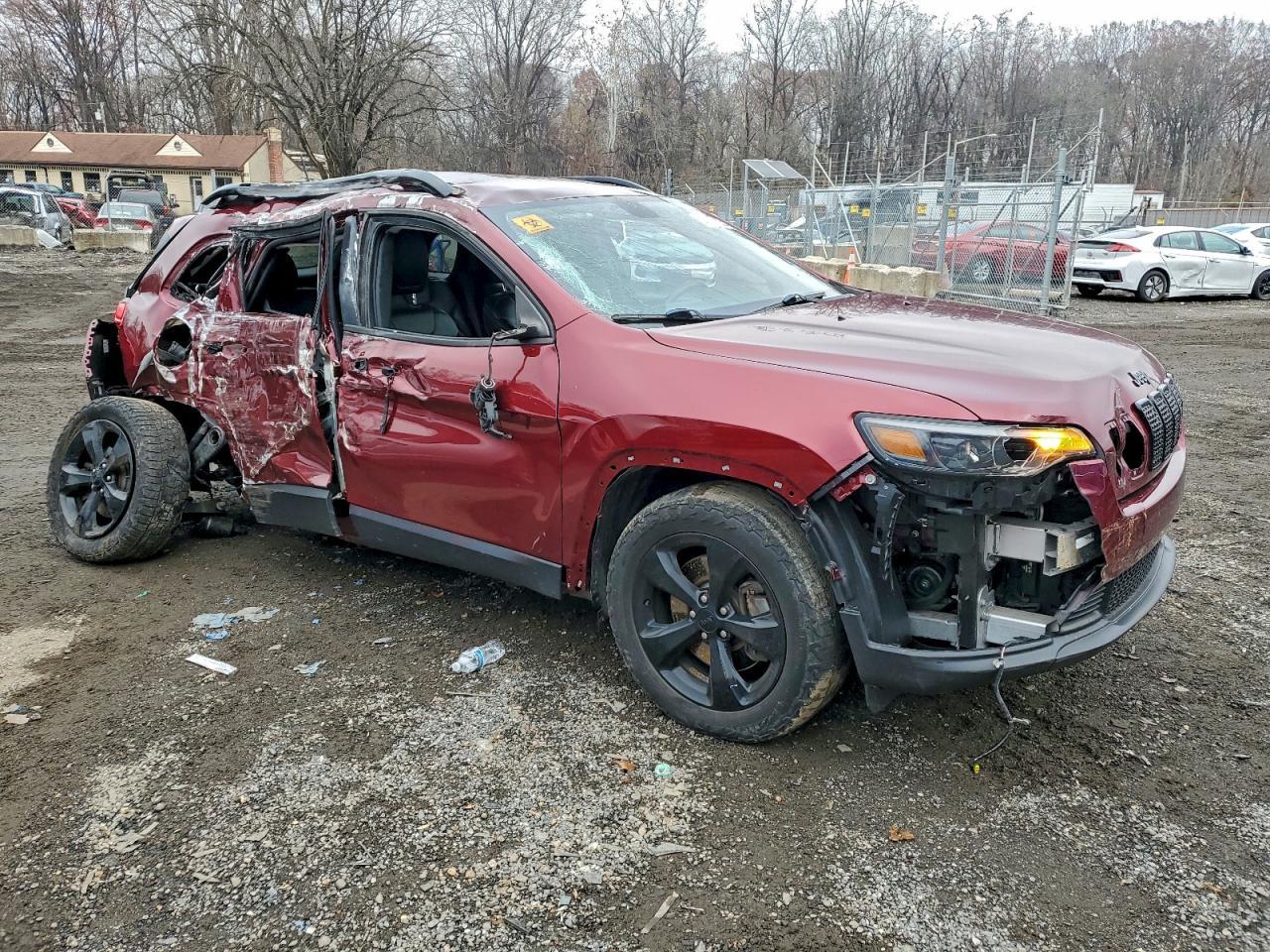2019 Jeep Cherokee Latitude Plus - Image 4