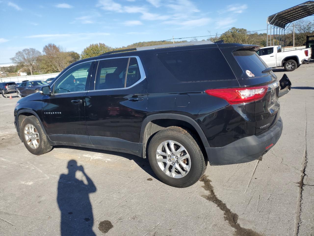 2018 Chevrolet Traverse Lt - Фото 2