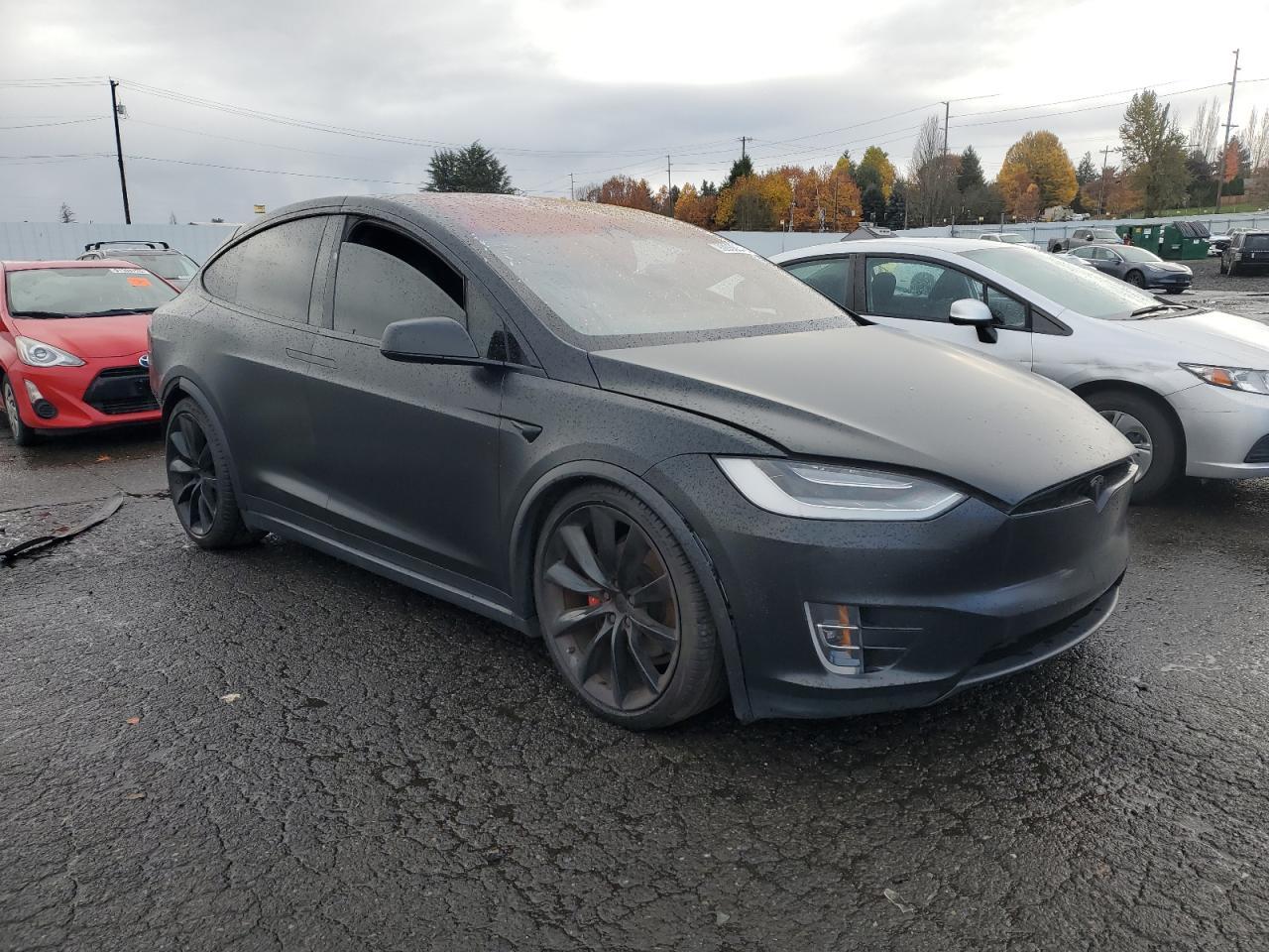 2020 Tesla Model X - Фото 4