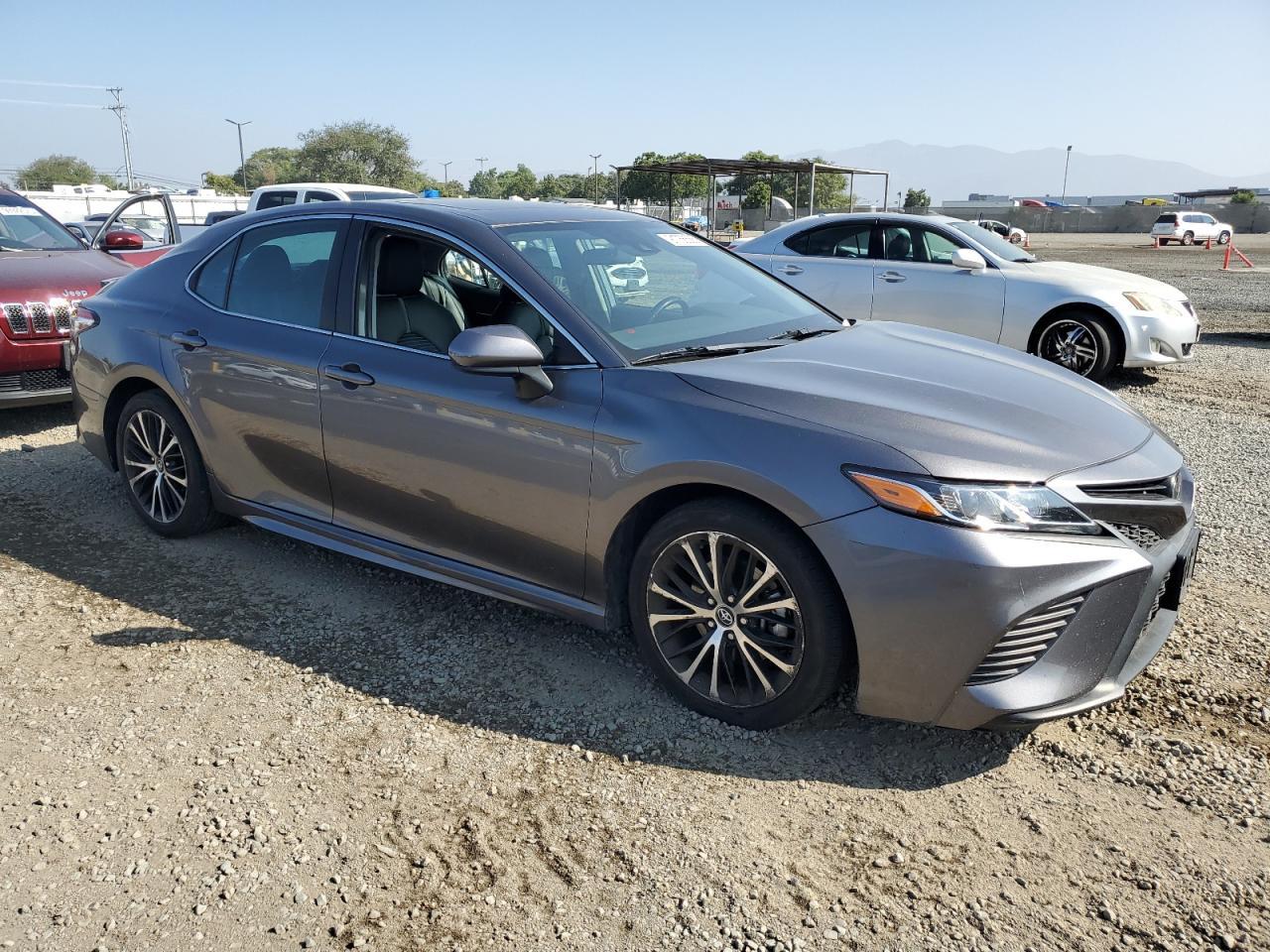 2020 Toyota Camry Se - Image 4