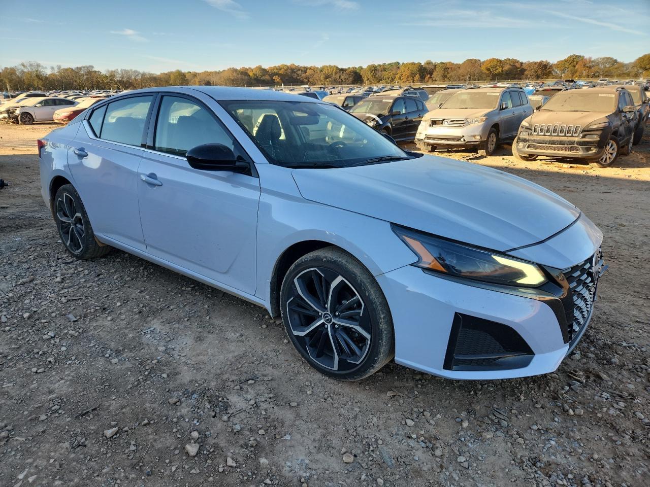 2025 Nissan Altima Sr - Image 4