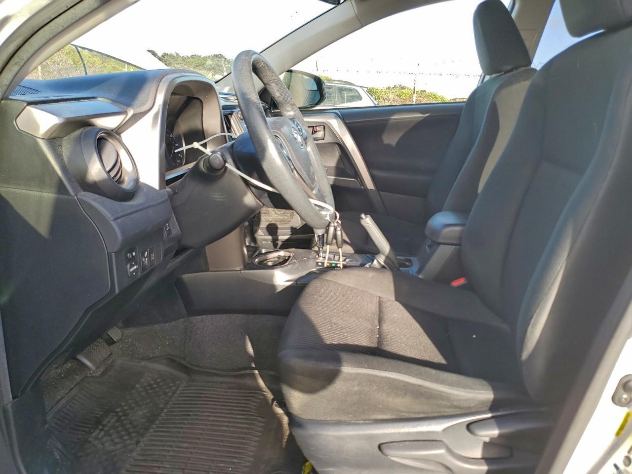 2018 Toyota Rav4 Le - Image 7