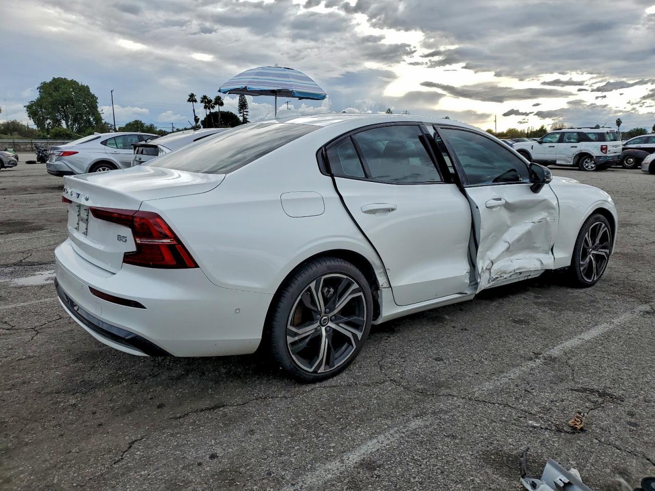 2024 Volvo S60 Plus - Фото 3