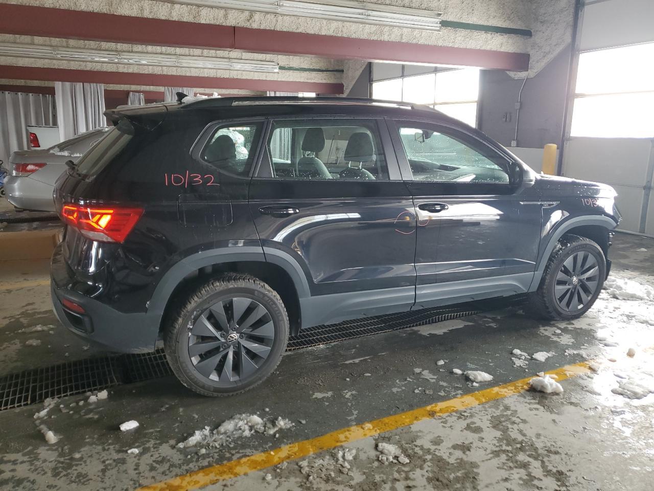 2022 Volkswagen Taos S - Фото 3