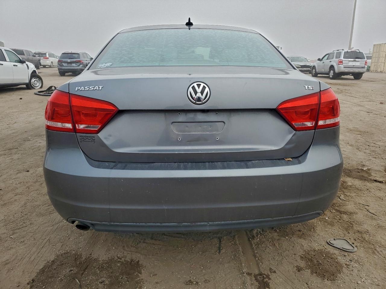 2015 Volkswagen Passat S - Фото 6