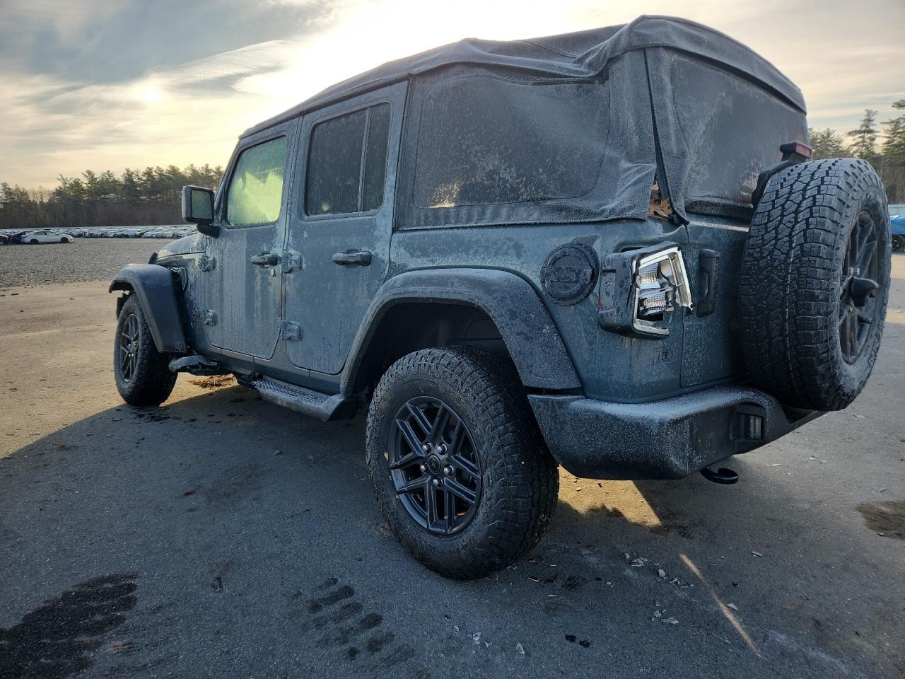2025 Jeep Wrangler Sport - Фото 2