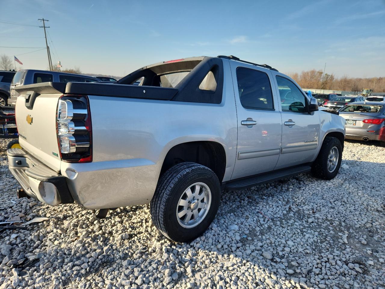 2011 Chevrolet Avalanche Ls - Фото 3